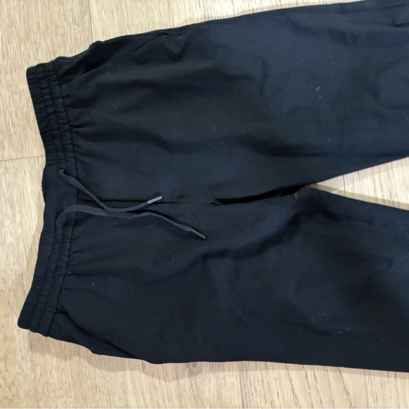 Men's Lululemon Soft Jersey Tapered Pants - Black - Picture 3 of 6